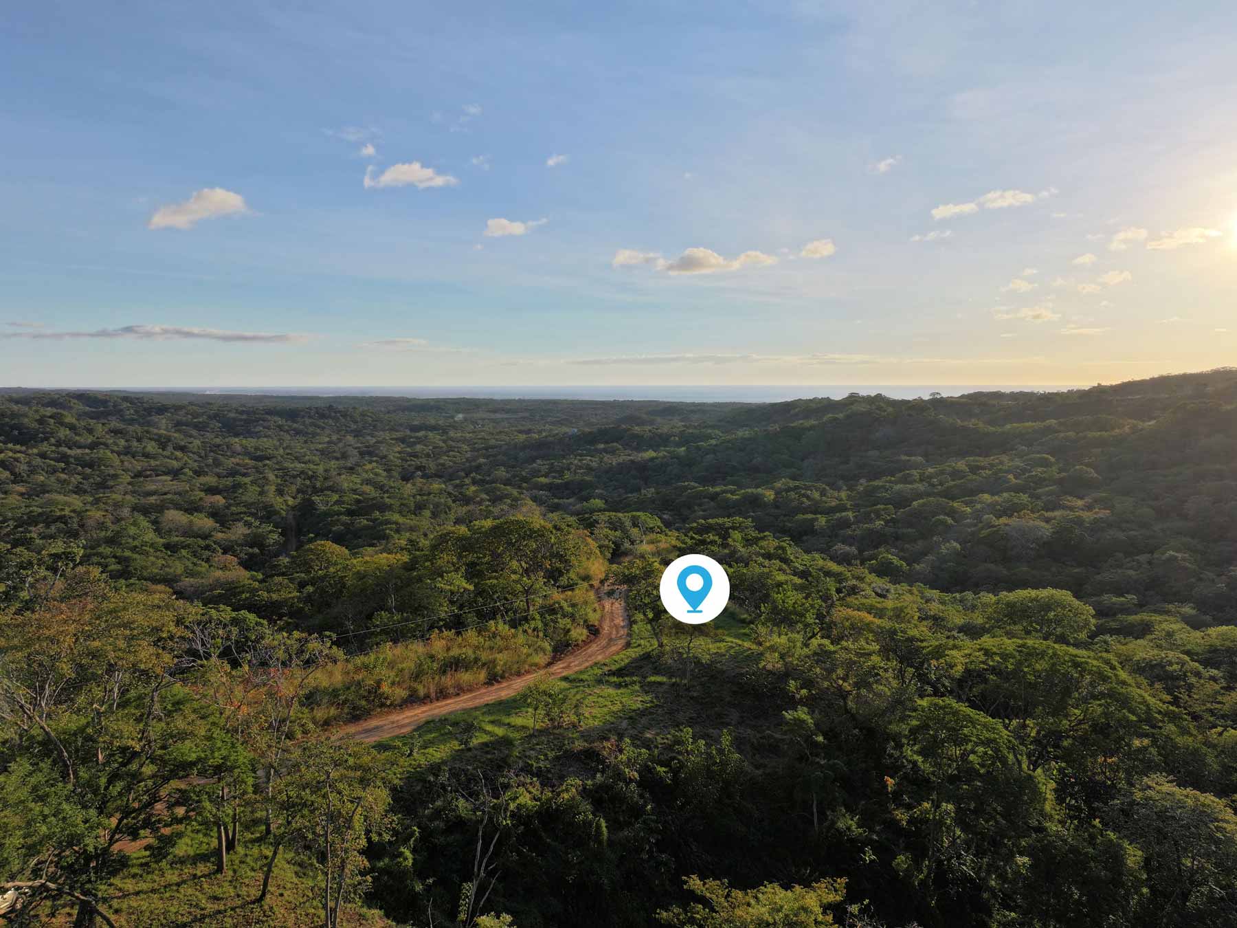 Ocean-View Living with Capsule Home Close to Playa Negra