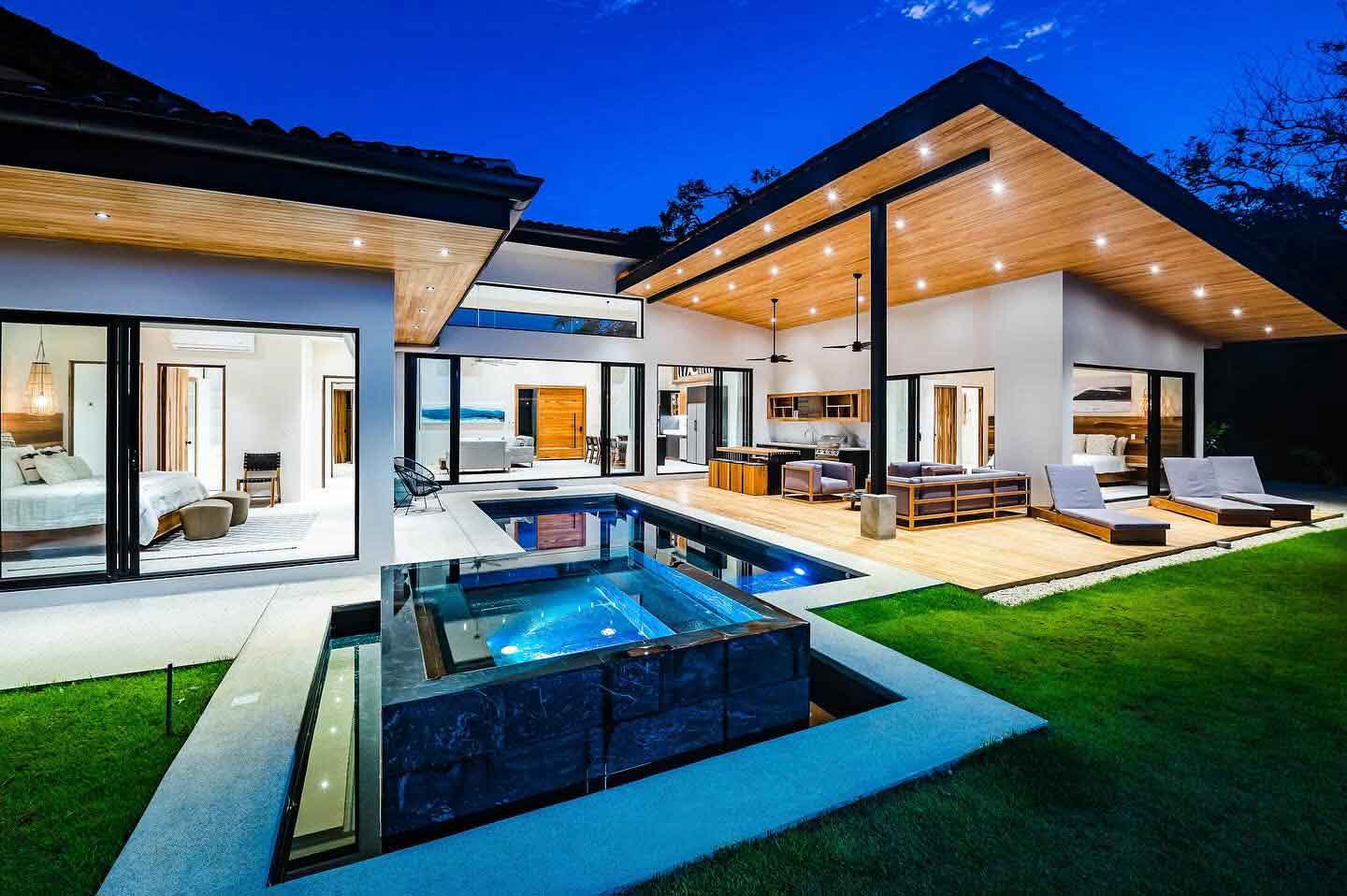 Luxury 4-Bed Casa Amici Just Steps from the Beach in Hacienda Pinilla