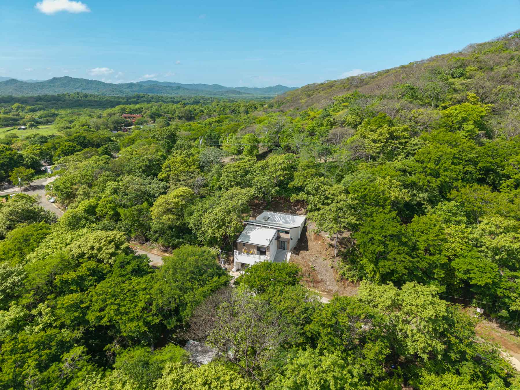 3-Bed Home with Guest Studio Just 5 Minutes from Tamarindo